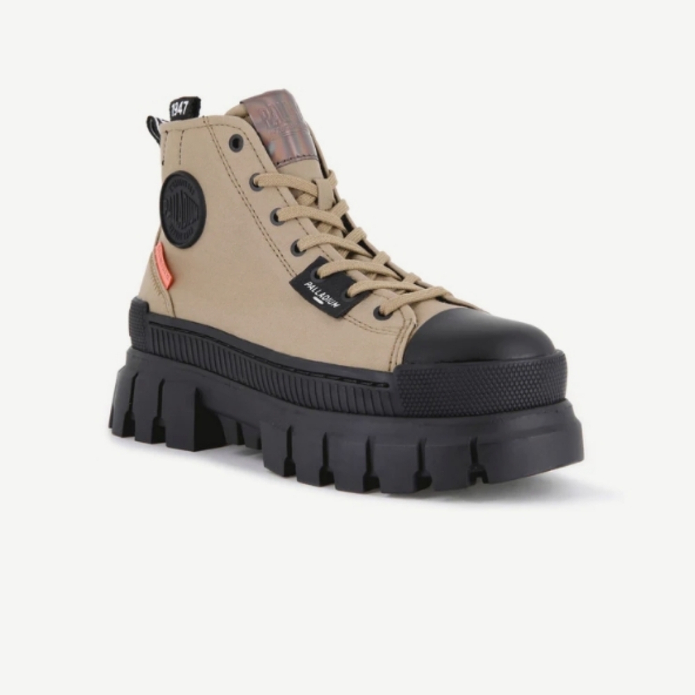 NIB Palladium REVOLT HI TX Womens Canvas Lug Sole Boot In Olive Size 9
